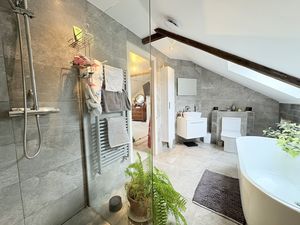 Photo 9- click for photo gallery